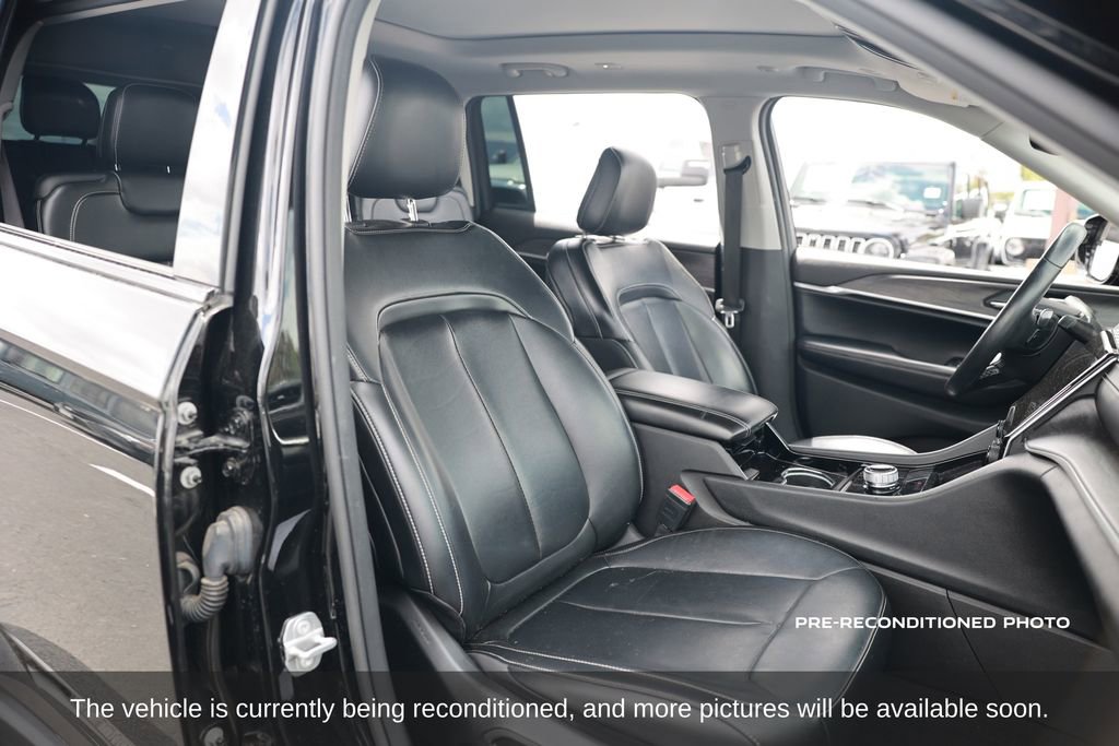Used 2021 Jeep Grand Cherokee L Limited RWD image 15