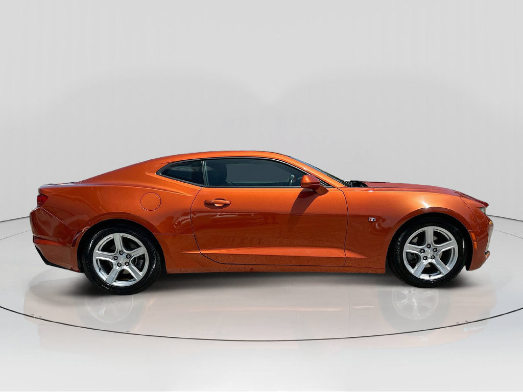 Used 2023 Chevrolet Camaro LT RWD image 8