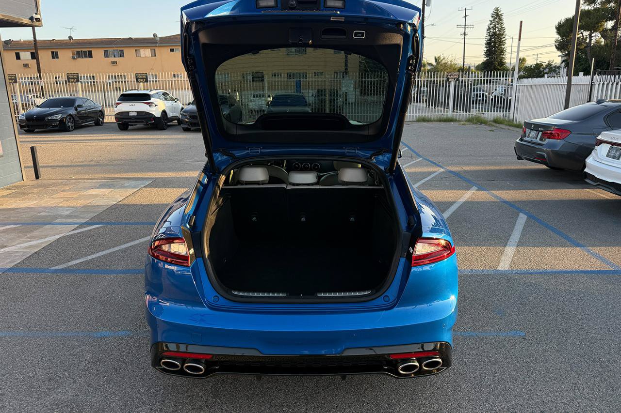 Used 2018 Kia Stinger GT2 AWD/4WD image 8