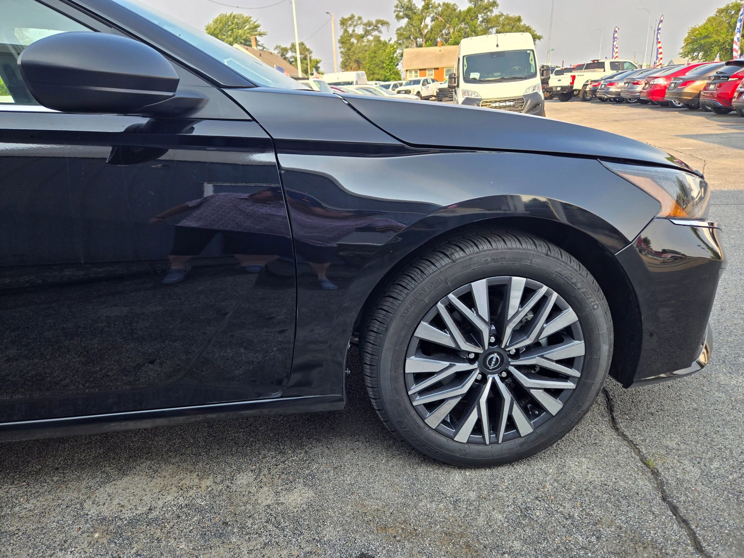 Used 2025 Nissan Altima 2.5 SV image 10