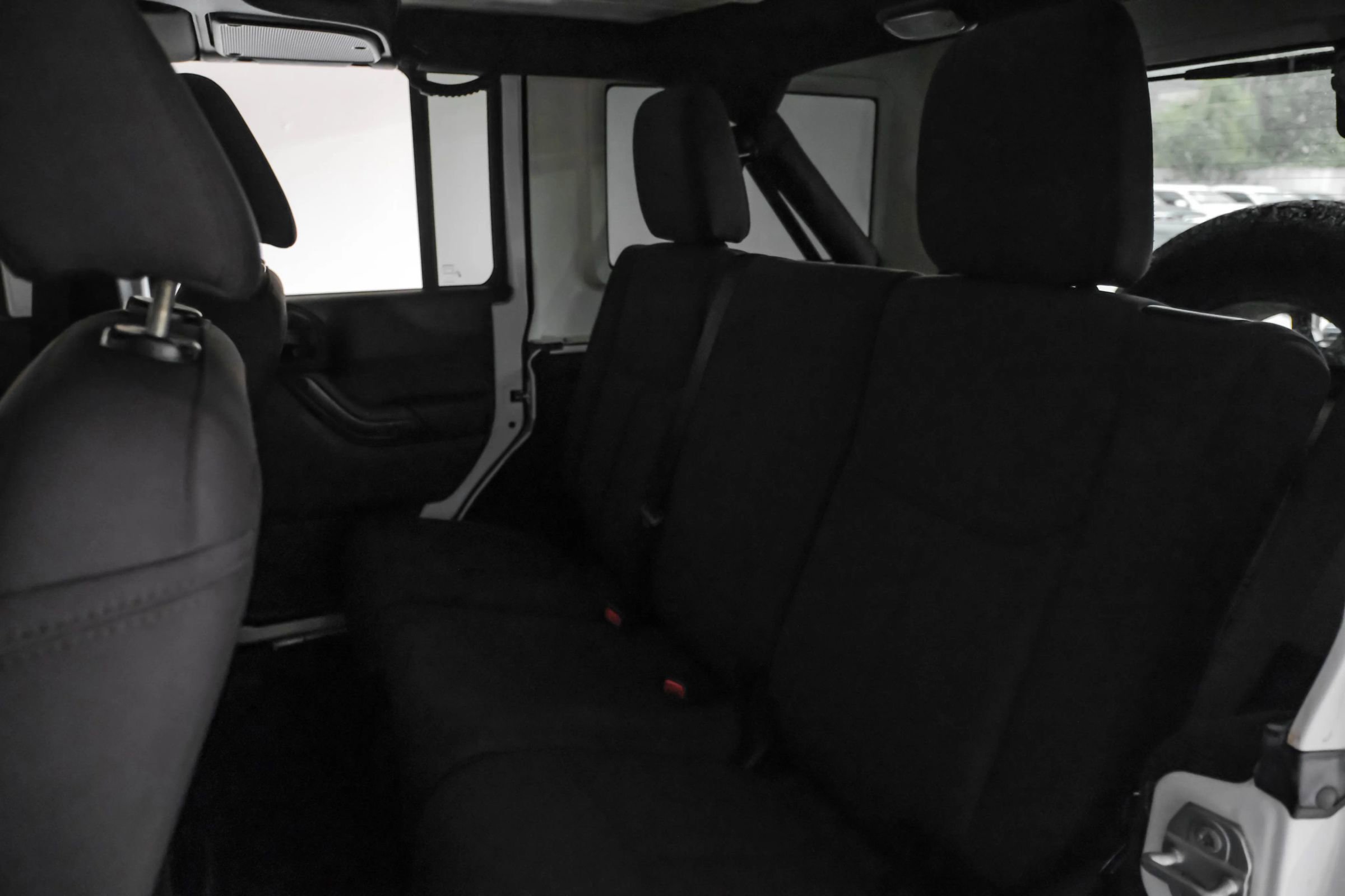Used 2017 Jeep Wrangler Unlimited Sahara AWD/4WD image 30