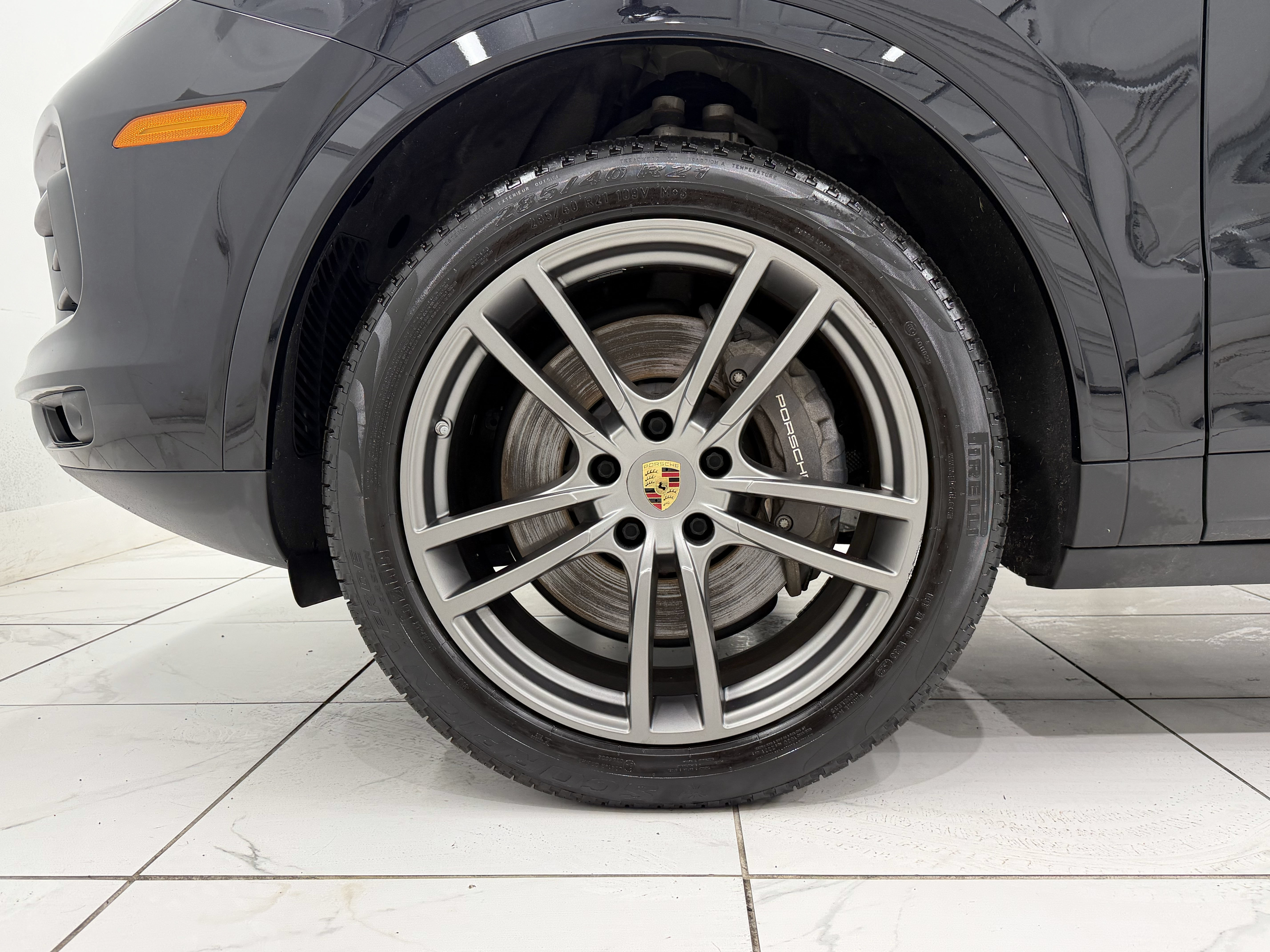 Certified 2022 Porsche Cayenne Platinum Edition AWD/4WD image 16