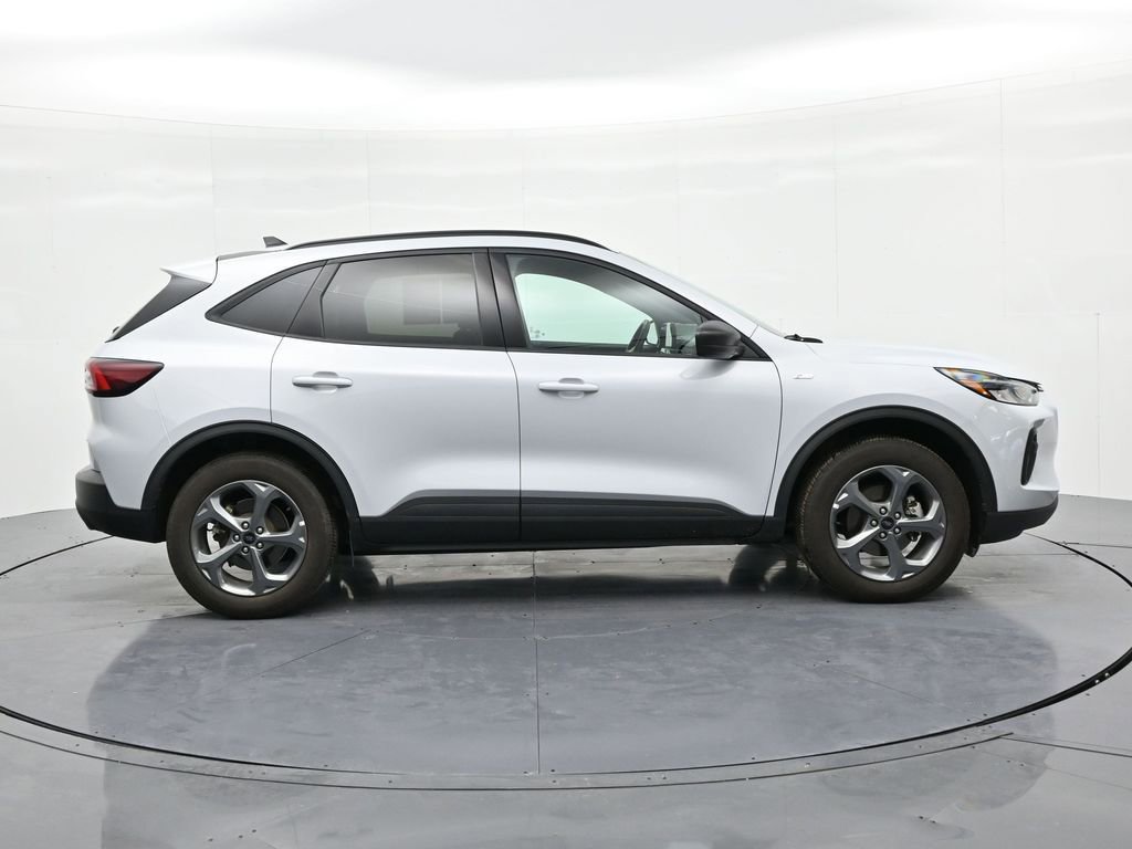 Used 2025 Ford Escape ST-Line image 5