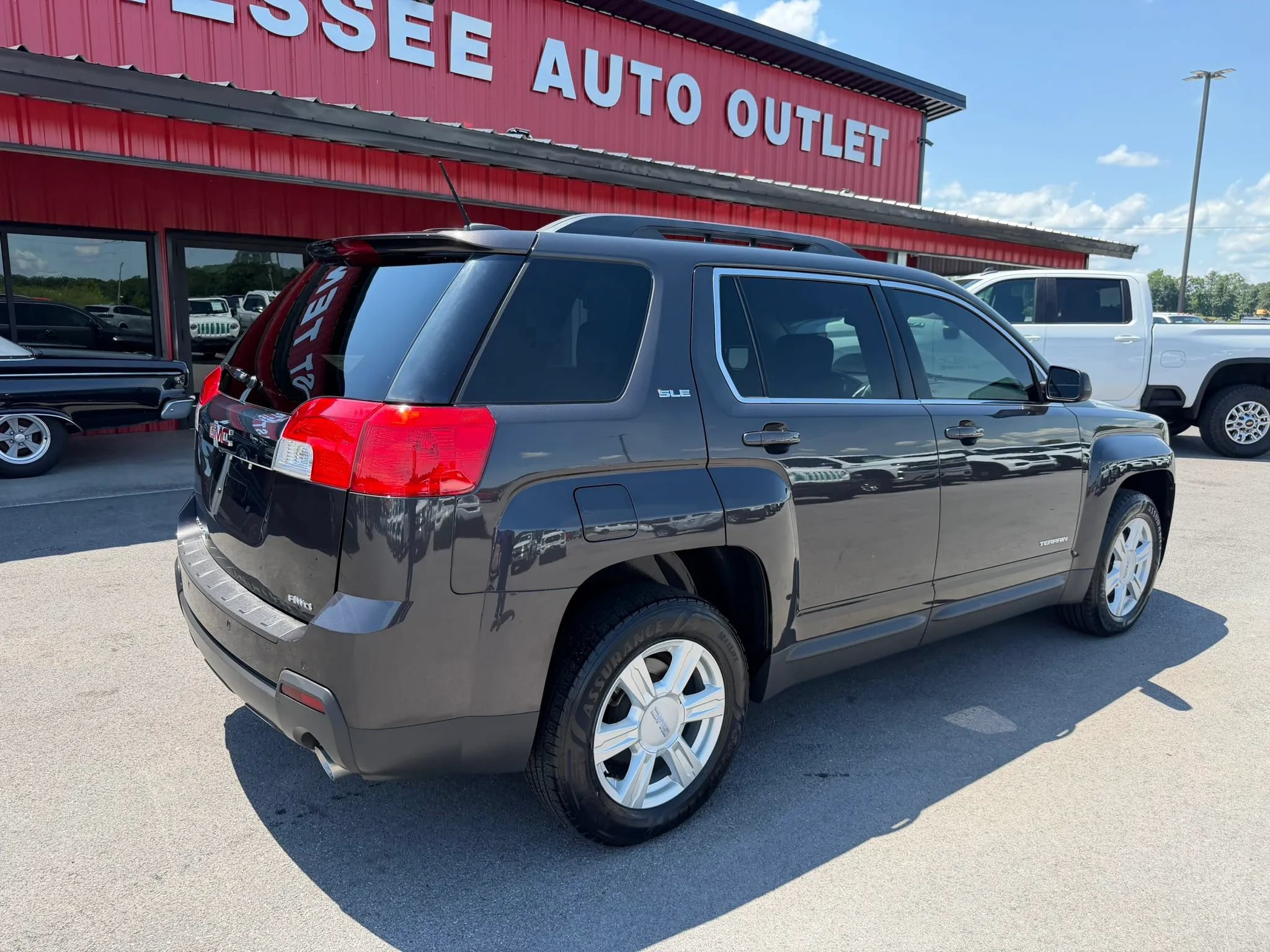 Used 2015 GMC Terrain SLE w/ Safety Package AWD/4WD image 4
