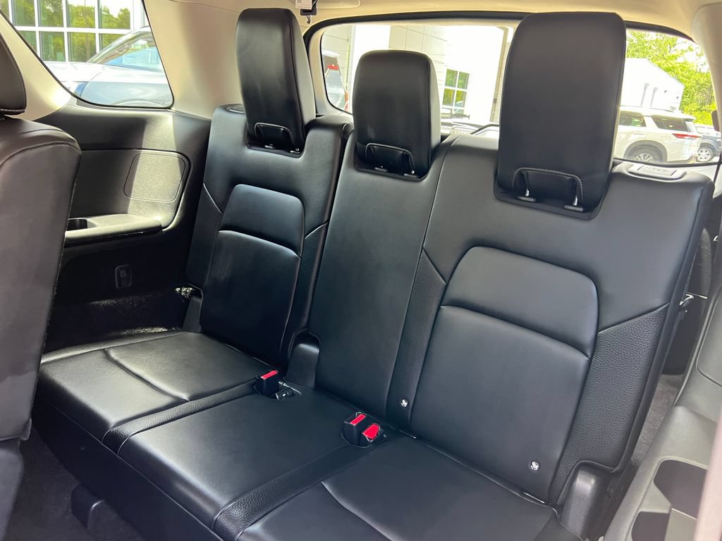 Used 2025 Nissan Pathfinder SL FWD image 18