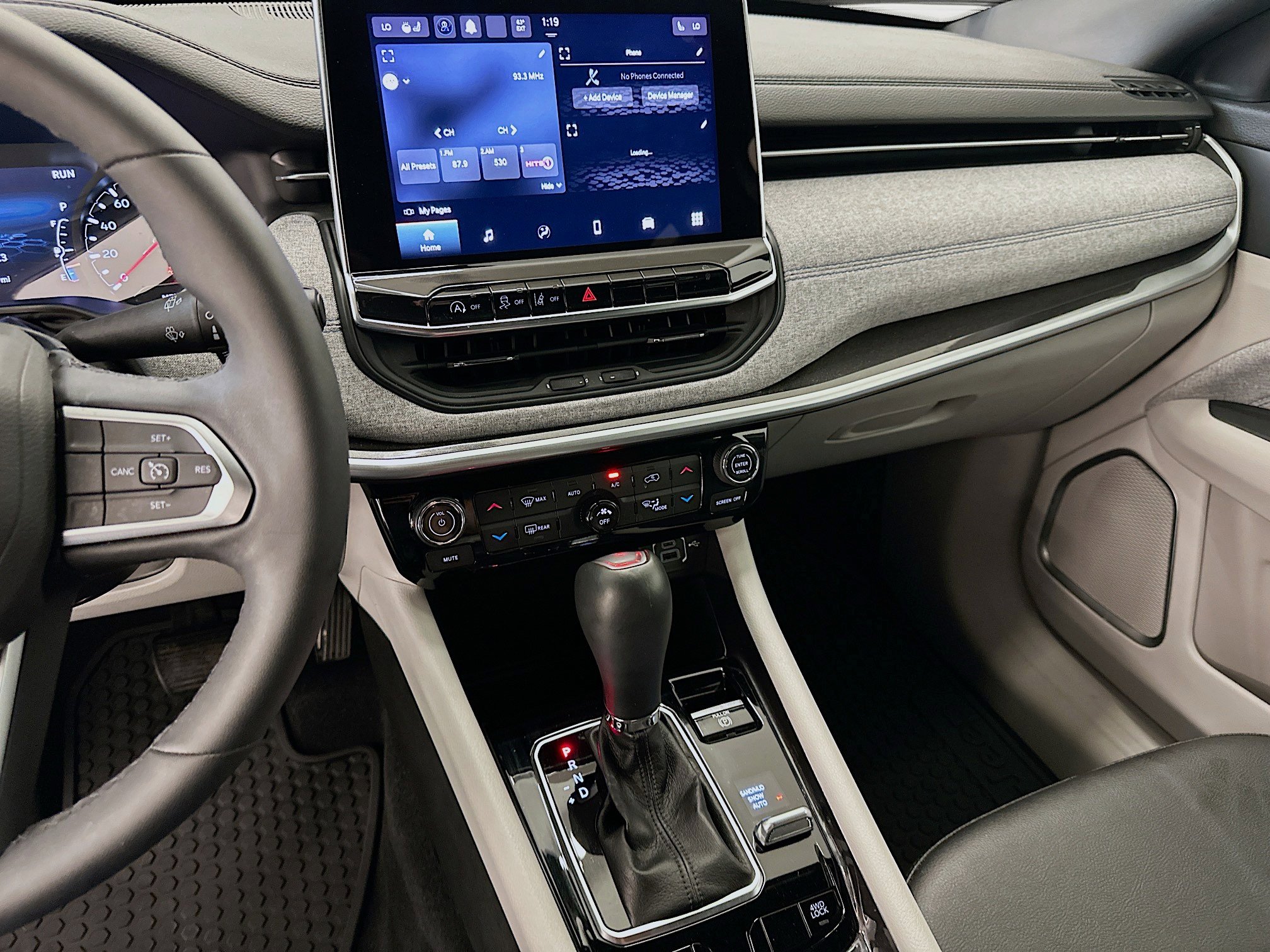 Used 2024 Jeep Compass Latitude w/ Convenience Group image 25