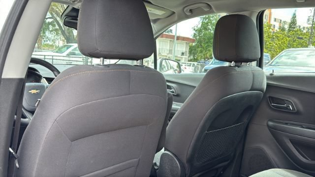 Used 2017 Chevrolet Trax LS w/ LPO, Cargo Package FWD image 26