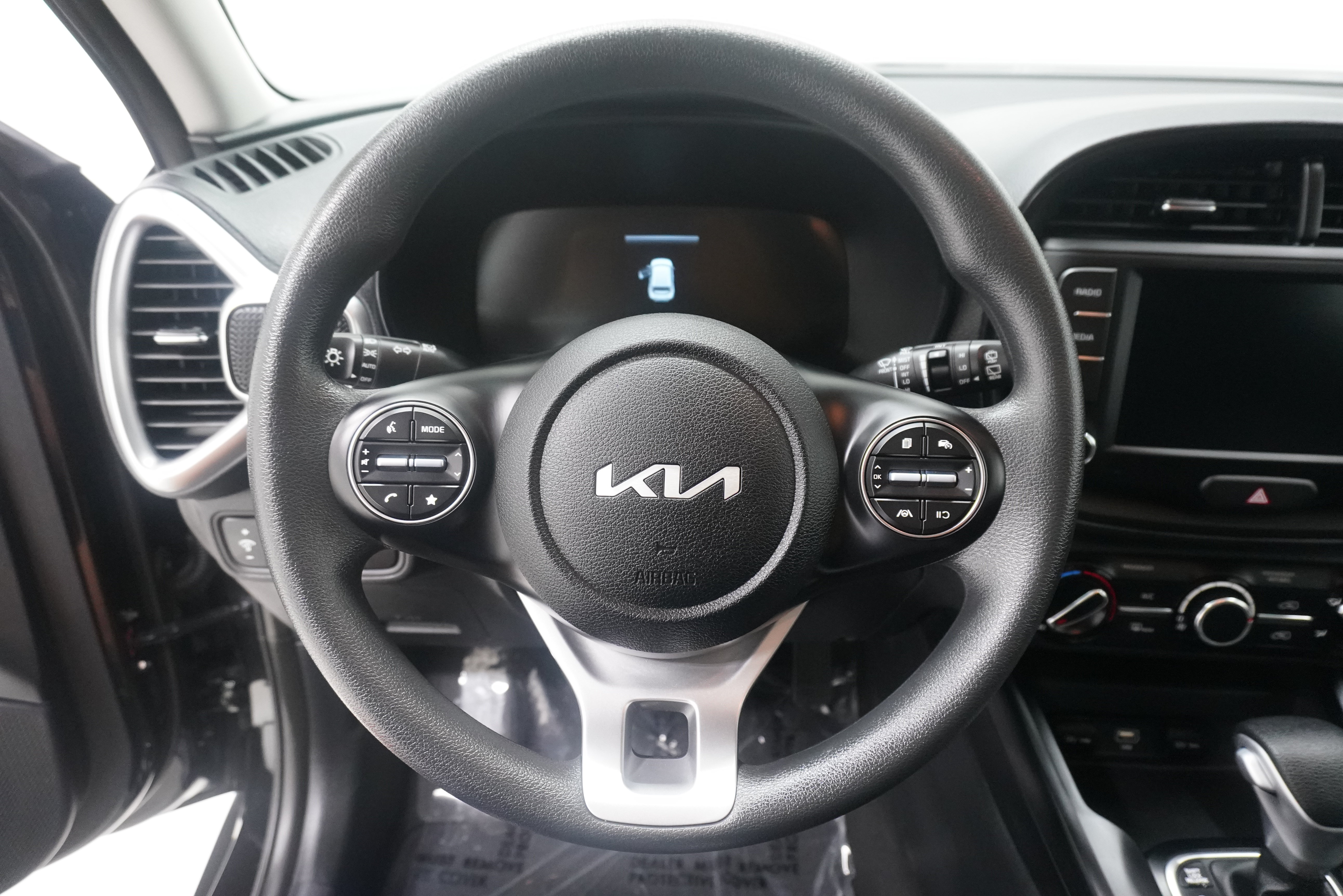Used 2025 Kia Soul S FWD image 15
