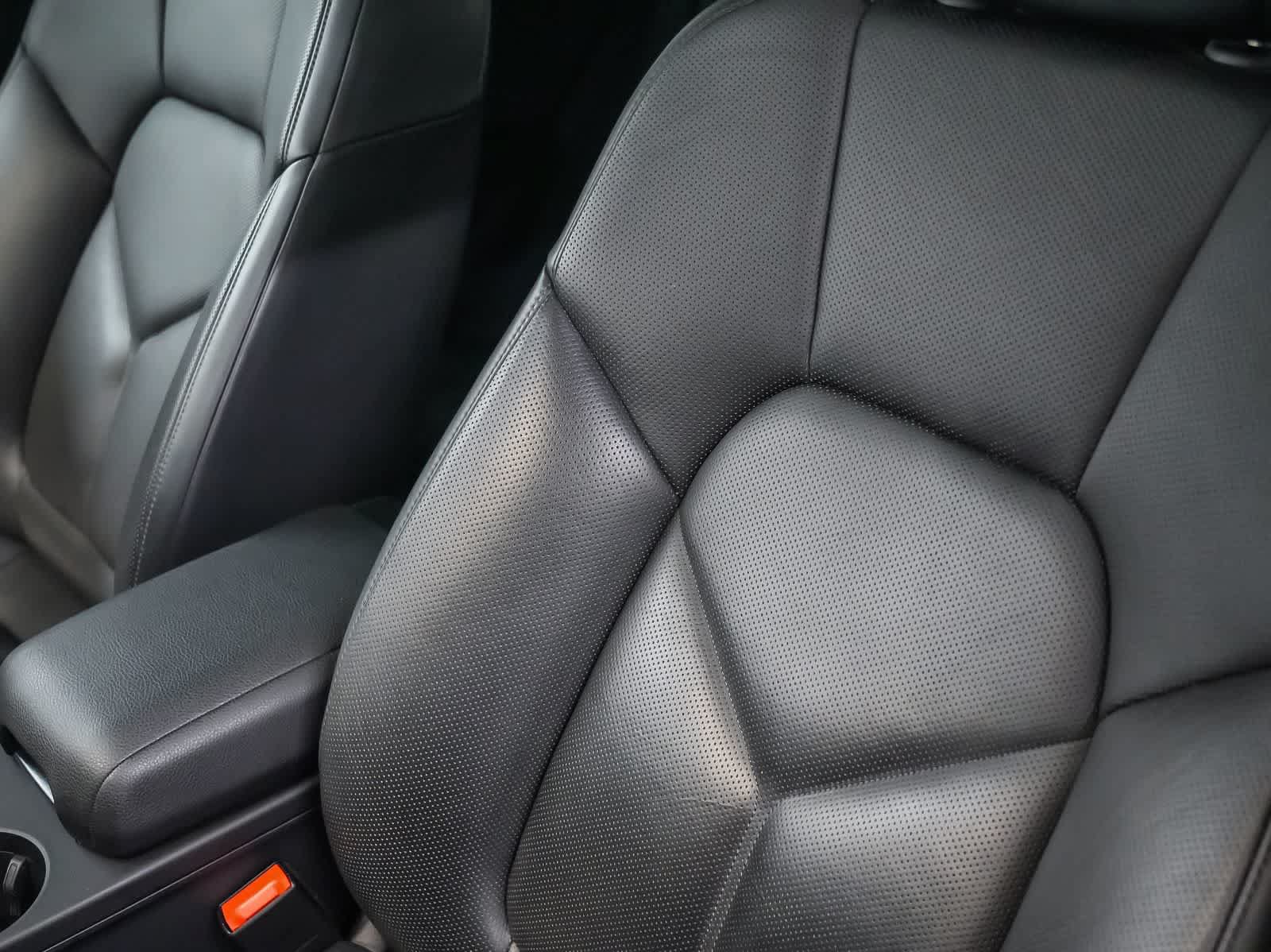 Certified 2024 Porsche Macan S AWD/4WD image 30