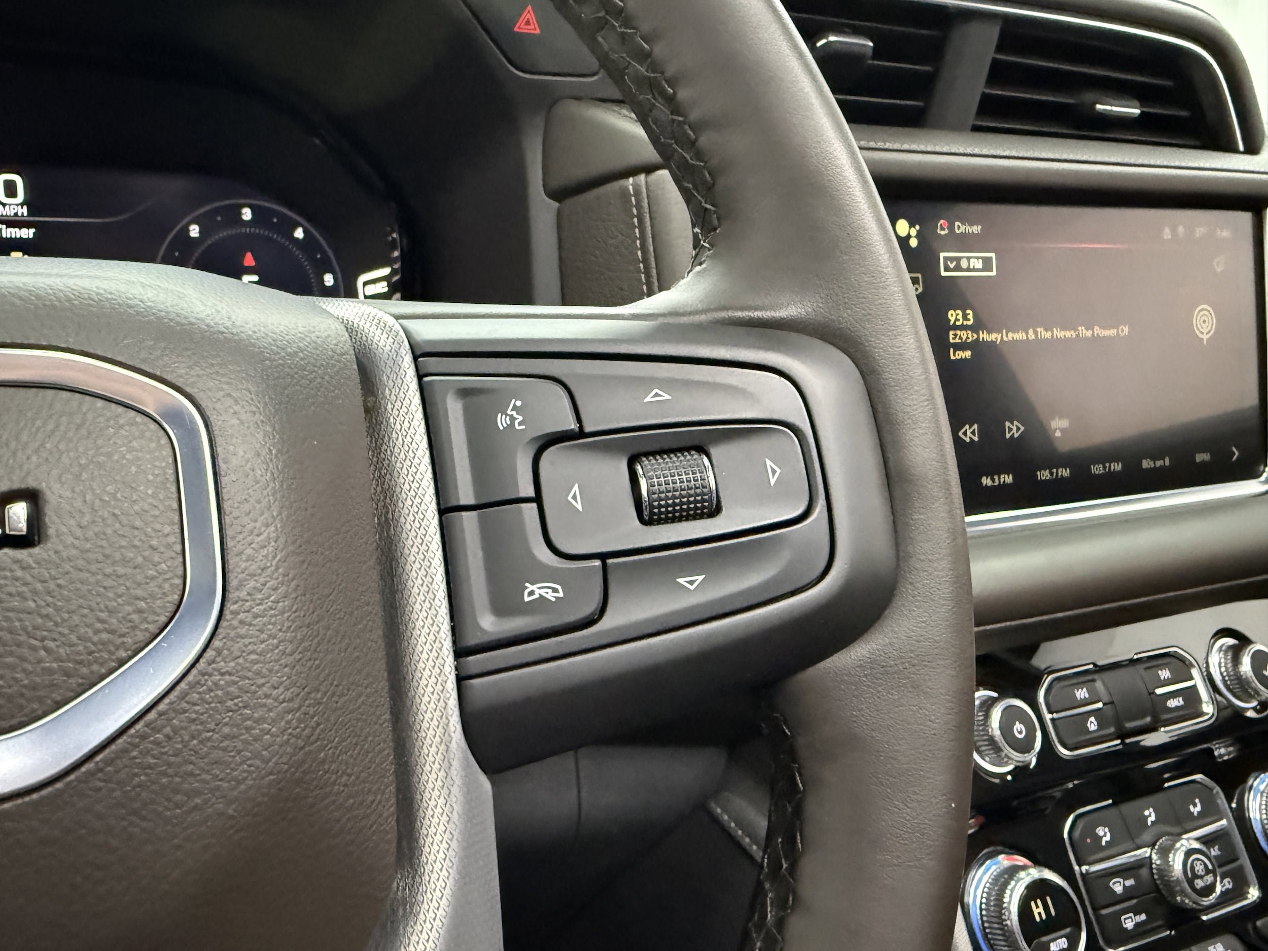 Used 2024 GMC Yukon Denali AWD/4WD image 18