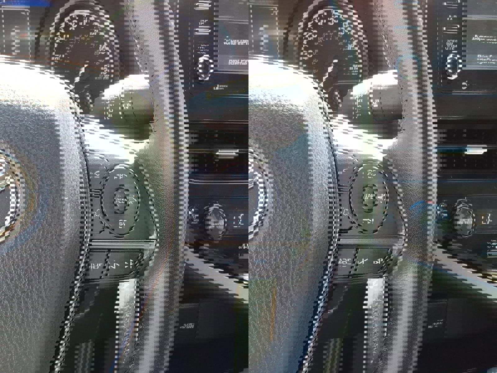 Used 2024 Toyota Camry SE image 16