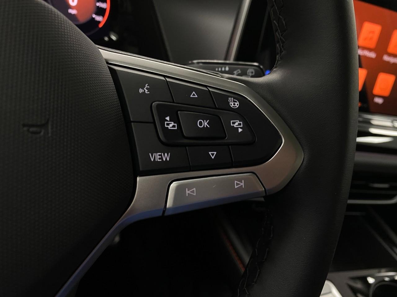 New 2026 Volkswagen Atlas Peak Edition image 18