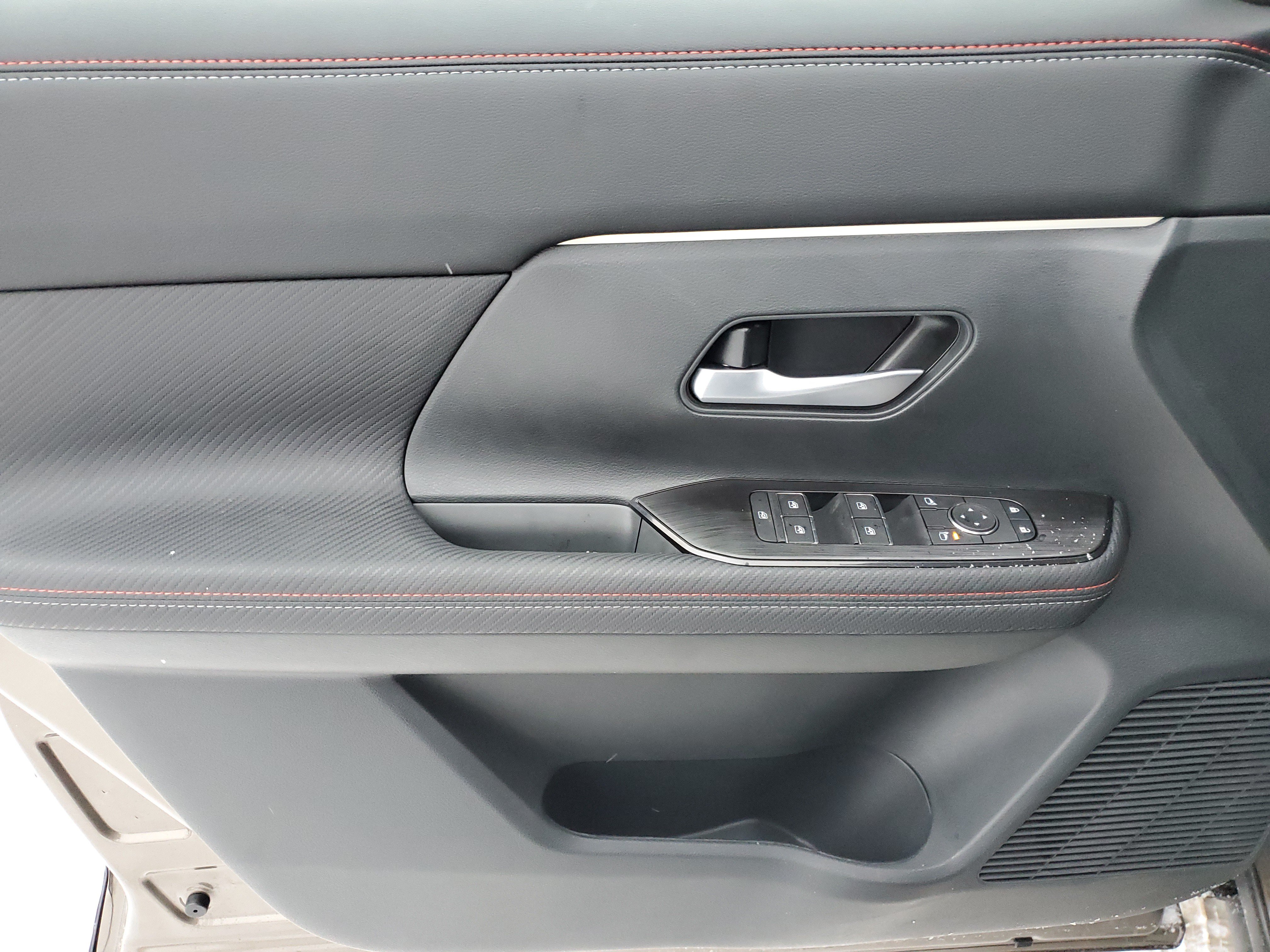 New 2026 Nissan Kicks SR w/ SR Premium Package AWD/4WD image 21