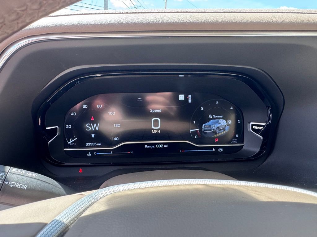 Used 2023 GMC Yukon XL Denali image 17