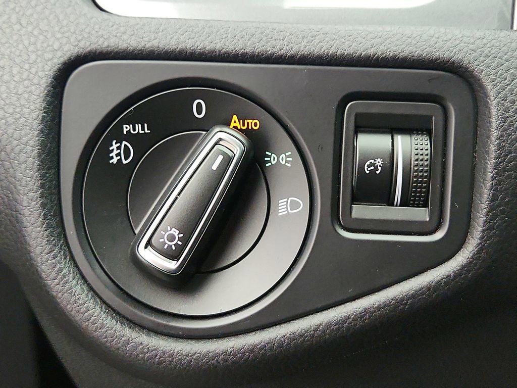 Used 2017 Volkswagen Golf Alltrack SEL image 22