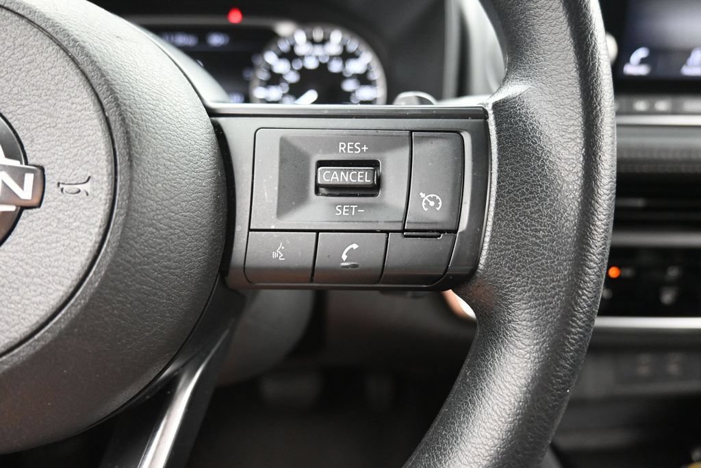 Used 2024 Nissan Rogue S AWD/4WD image 13