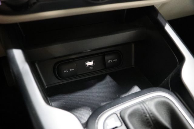 Used 2025 Kia Soul LX w/ LX Technology Package FWD image 27