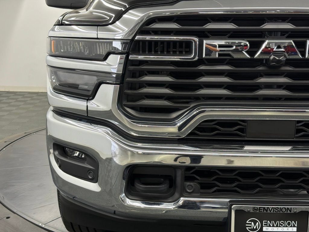 Used 2025 RAM 2500 Big Horn AWD/4WD image 9