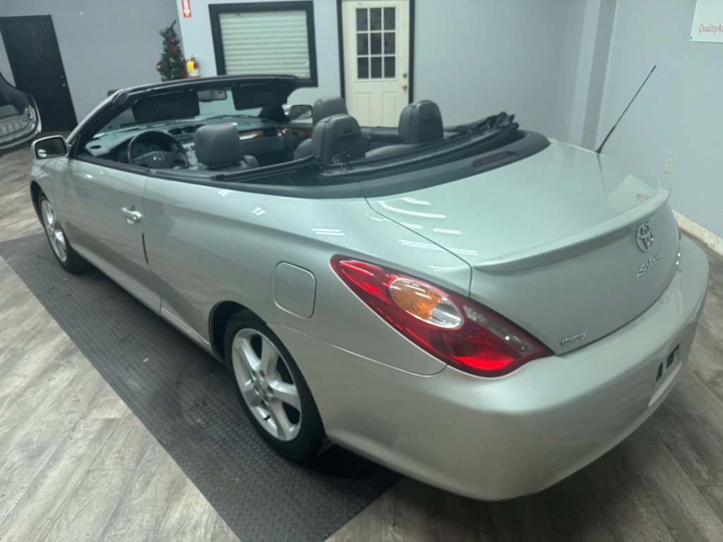 Used 2006 Toyota Solara SE FWD image 2