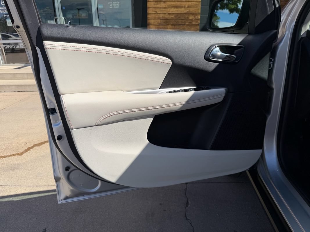Used 2014 Dodge Journey Limited w/ Flexible Seating Group FWD image 20