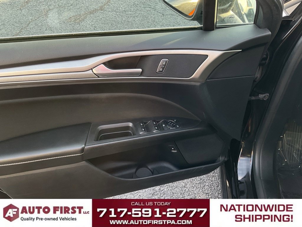 Used 2020 Ford Fusion SE FWD image 6