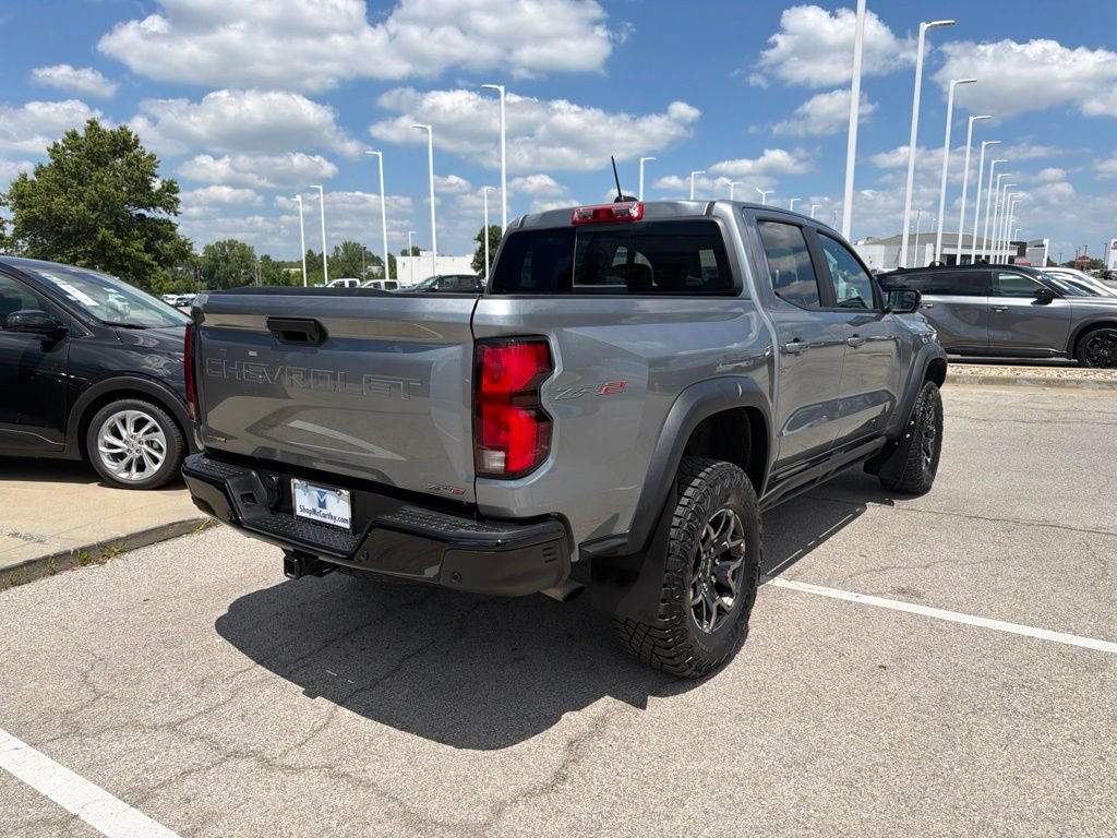 Used 2025 Chevrolet Colorado ZR2 w/ Technology Package AWD/4WD image 11
