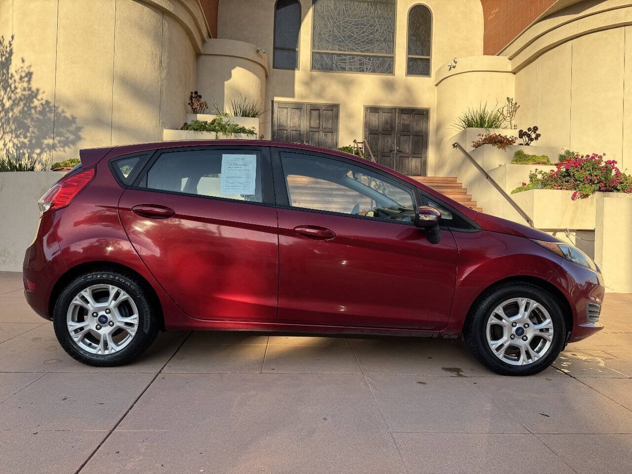 Used 2015 Ford Fiesta SE FWD image 5