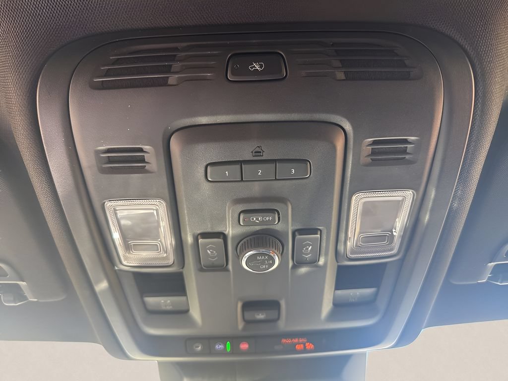 Certified 2024 Cadillac Escalade Sport w/ LPO, ONYX Package AWD/4WD image 30