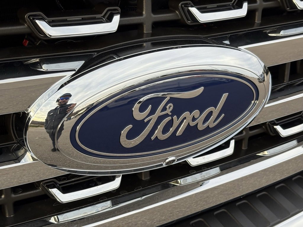New 2026 Ford F250 Lariat w/ Lariat Premium Package image 9