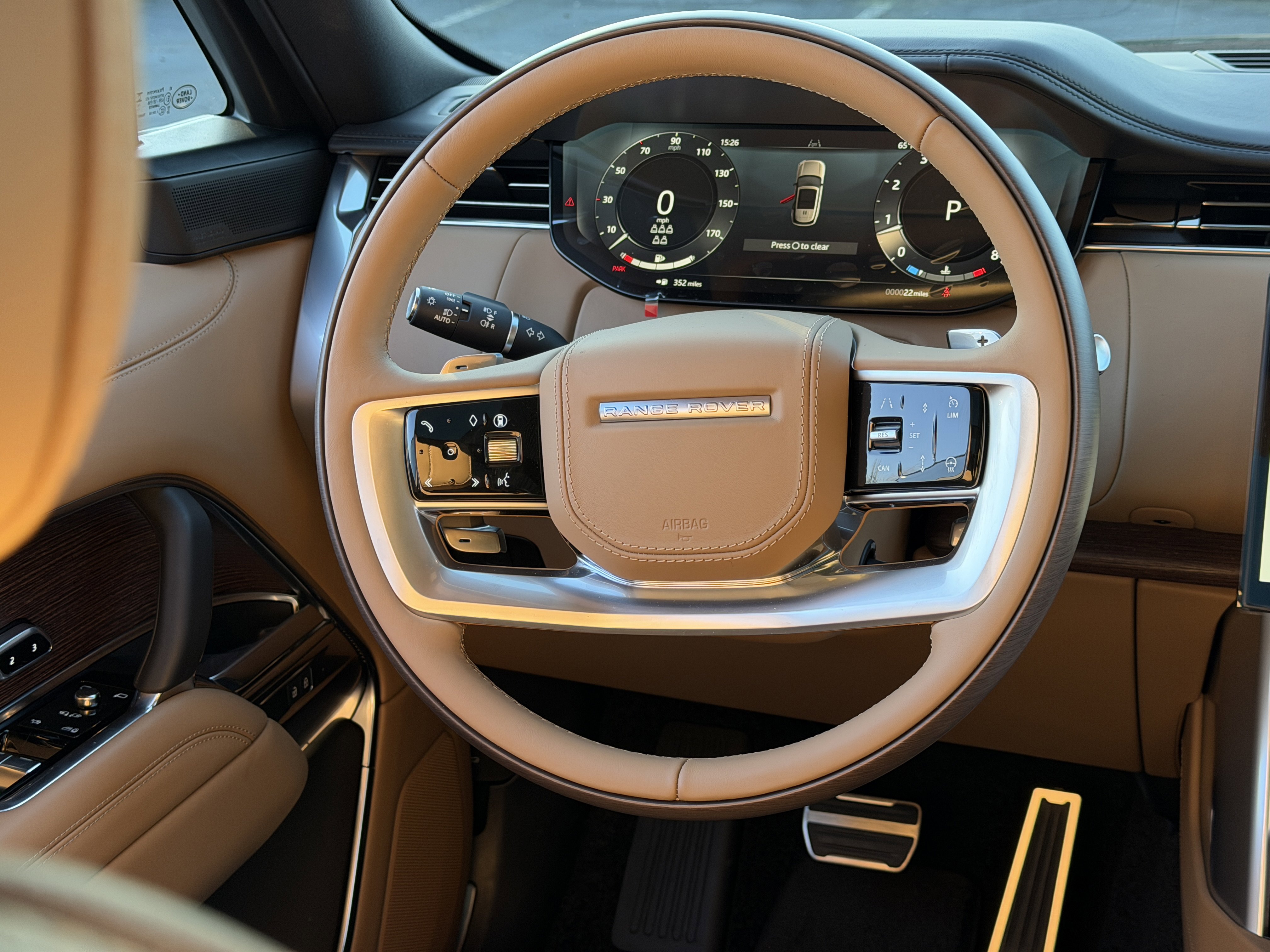 New 2026 Land Rover Range Rover Long Wheelbase SE AWD/4WD image 17