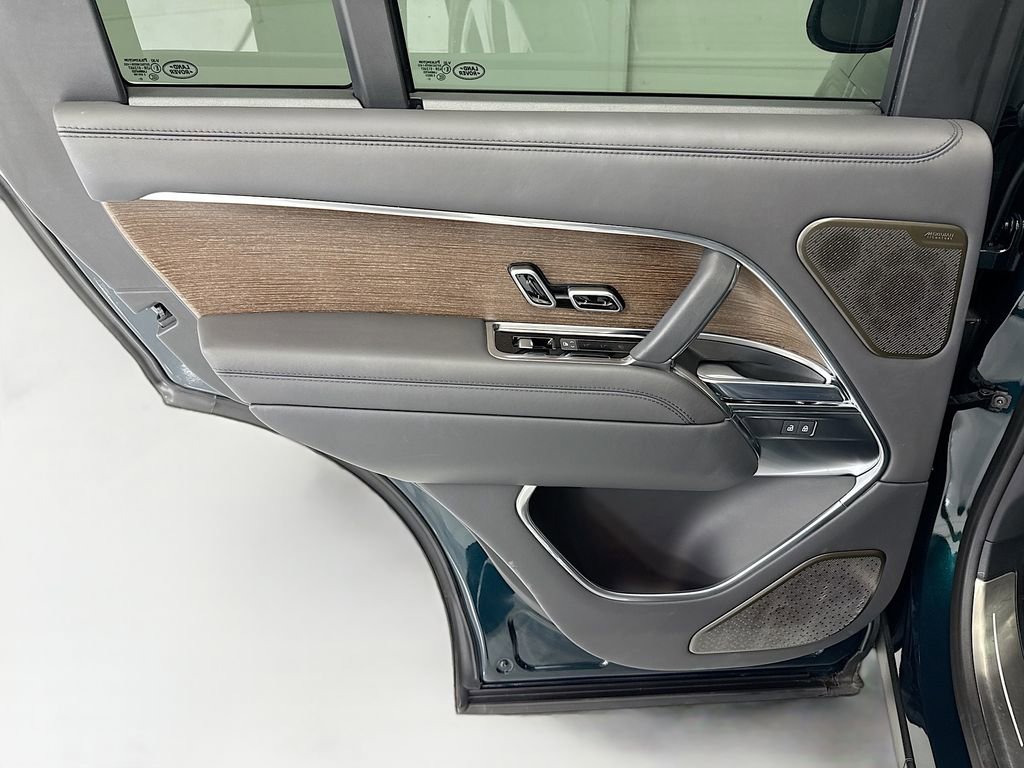 Used 2023 Land Rover Range Rover Autobiography image 25