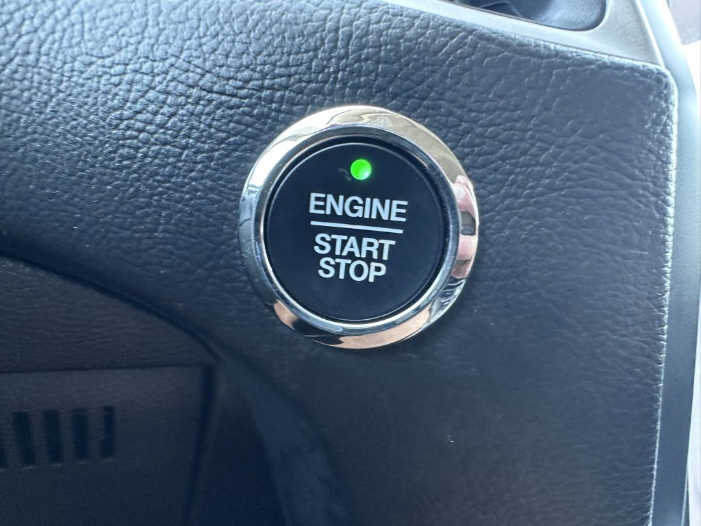 Used 2023 Ford Edge SEL image 9