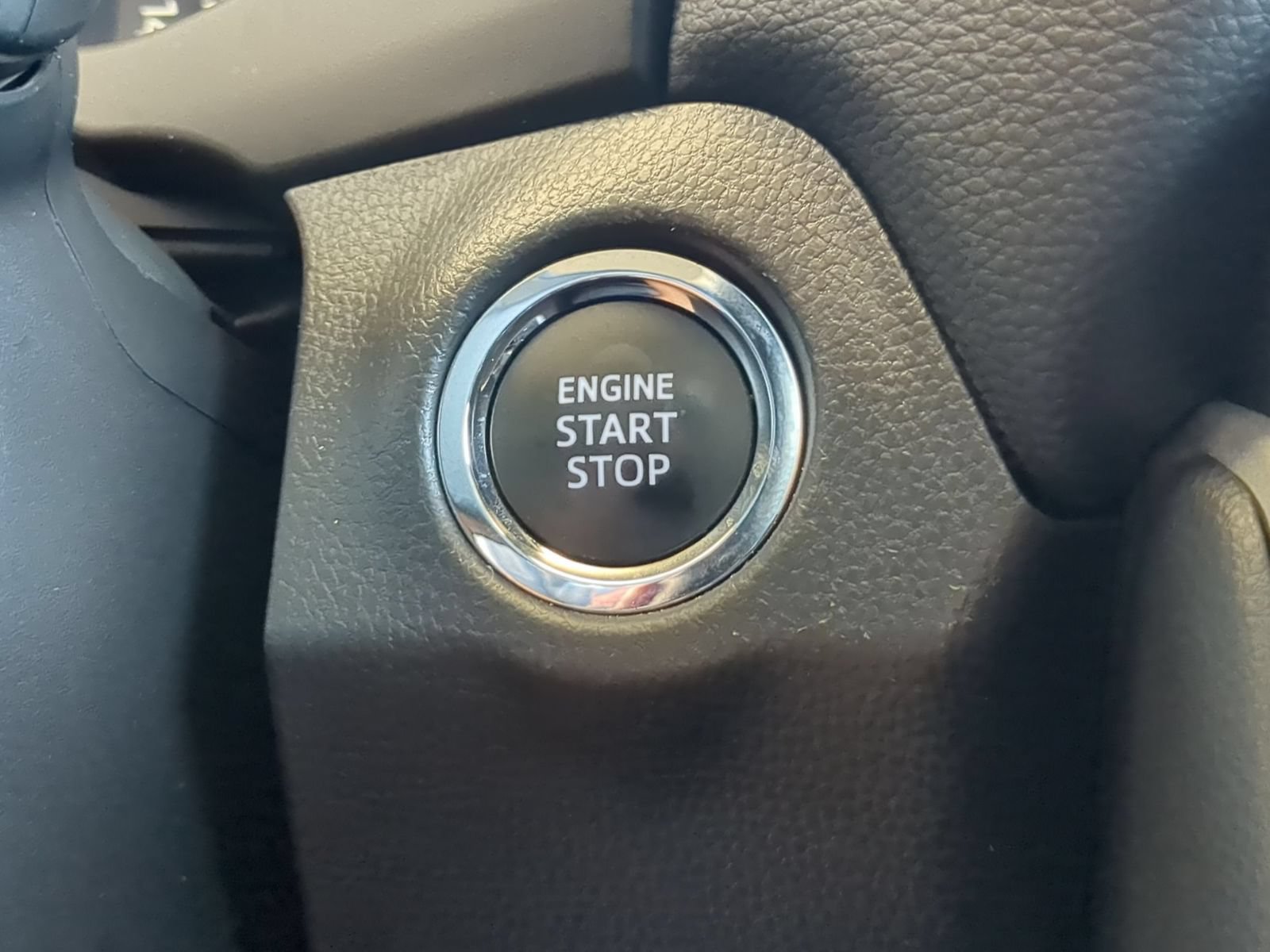 Used 2025 Toyota RAV4 XLE FWD image 17