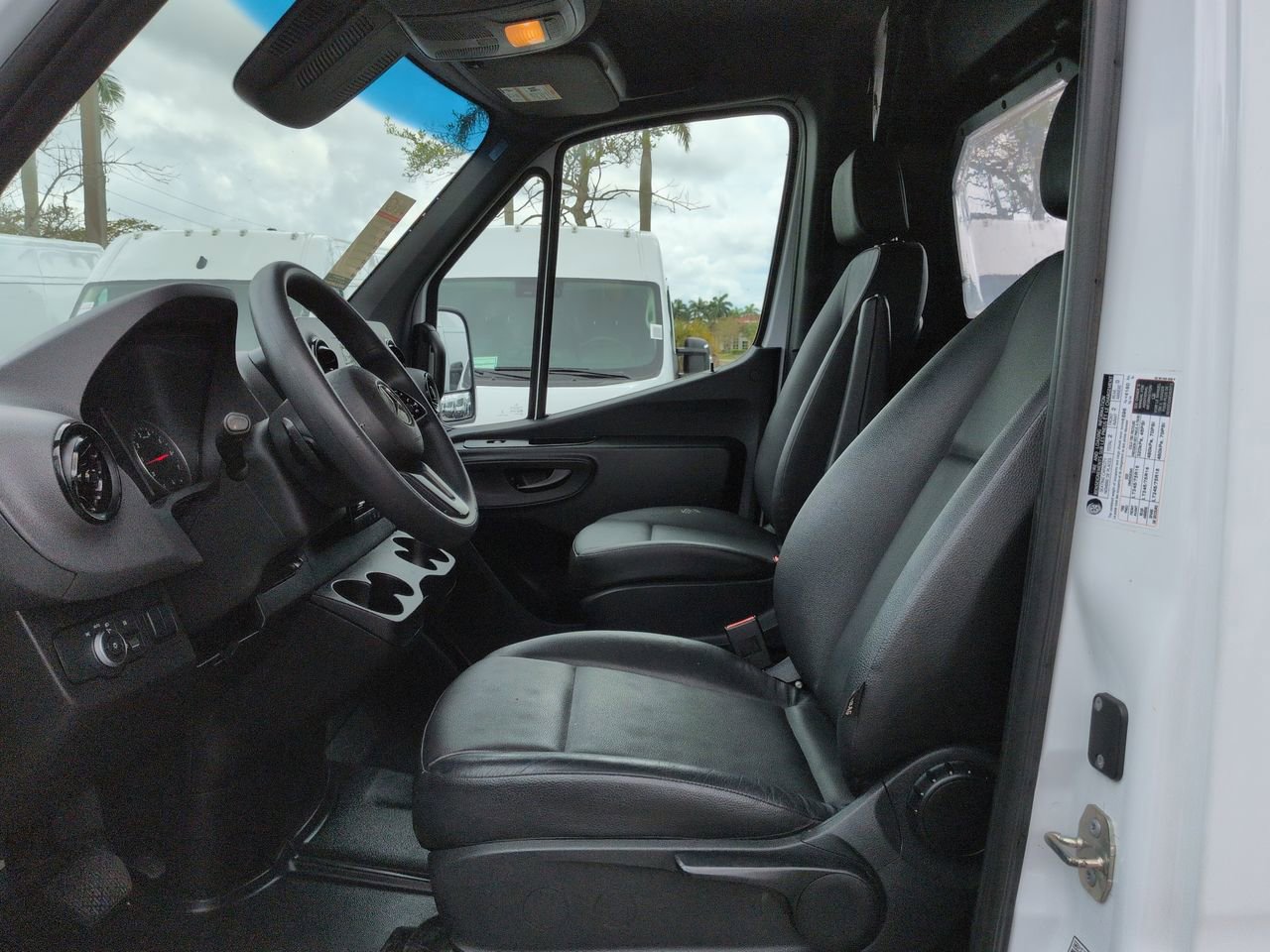 Used 2023 Mercedes-Benz Sprinter 2500 image 17