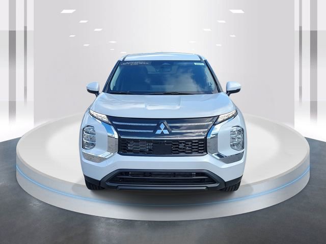 New 2026 Mitsubishi Outlander ES image 2