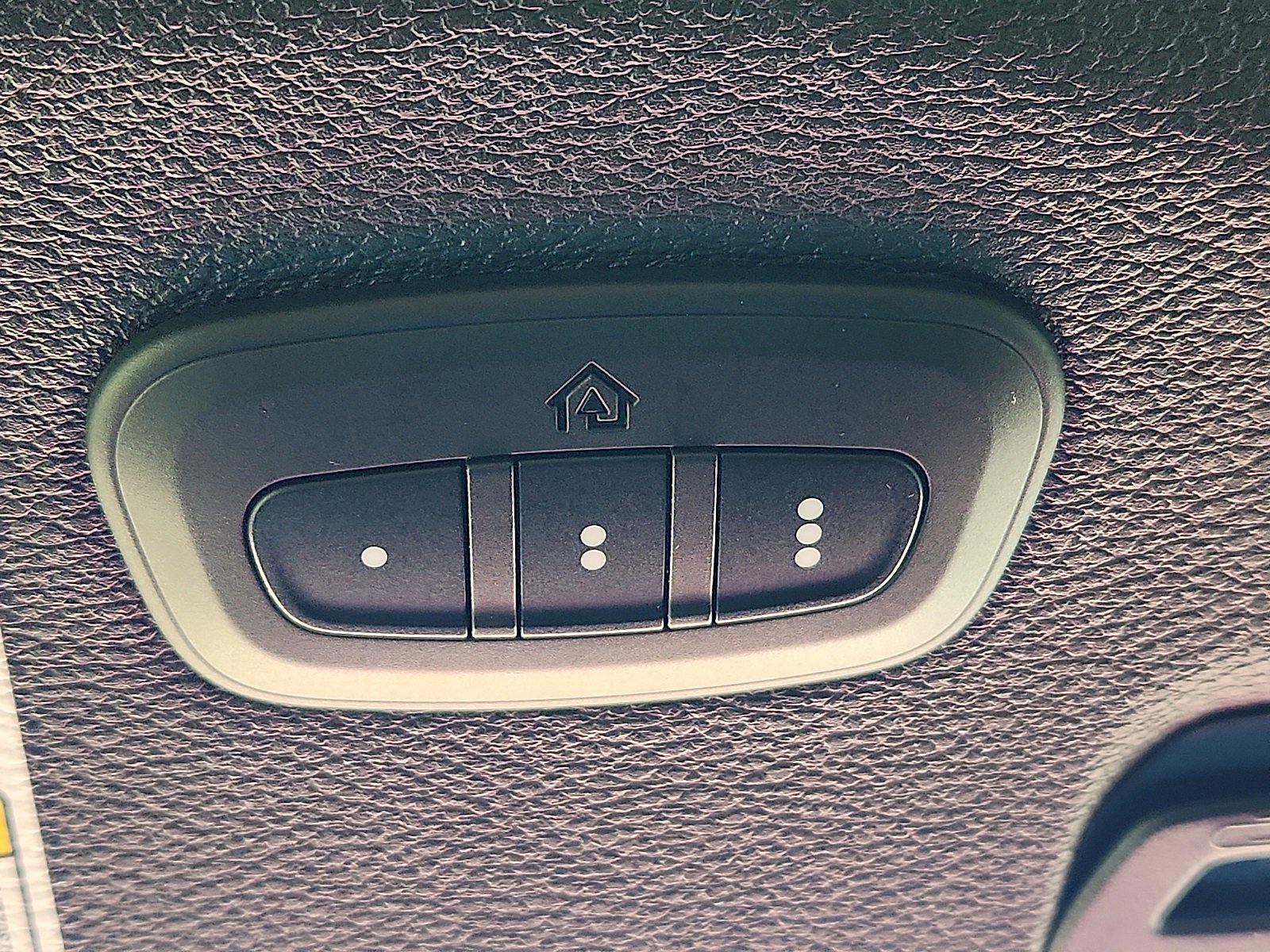 Used 2020 Jeep Wrangler Unlimited Sahara image 22