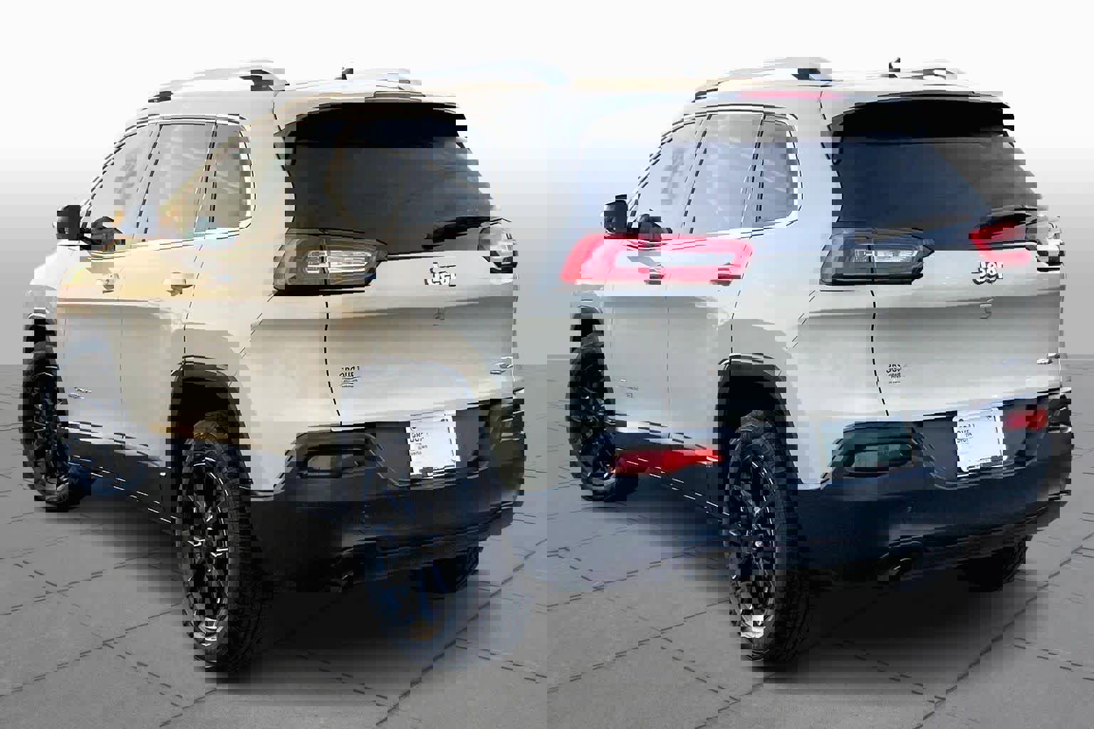 Used 2015 Jeep Cherokee Latitude w/ Comfort/Convenience Group image 12