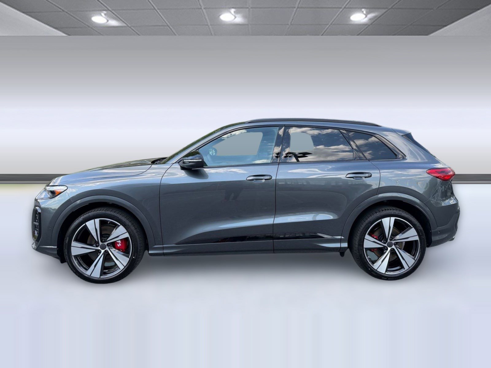 New 2026 Audi SQ5 Premium Plus AWD/4WD image 2