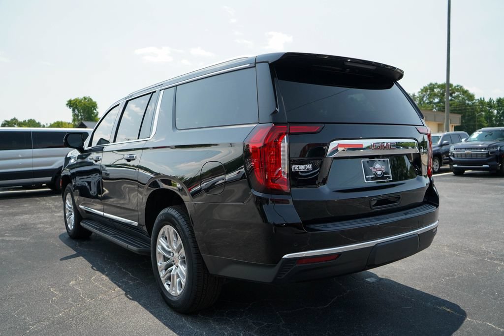 Used 2024 GMC Yukon XL SLT w/ SLT Luxury Package AWD/4WD image 3