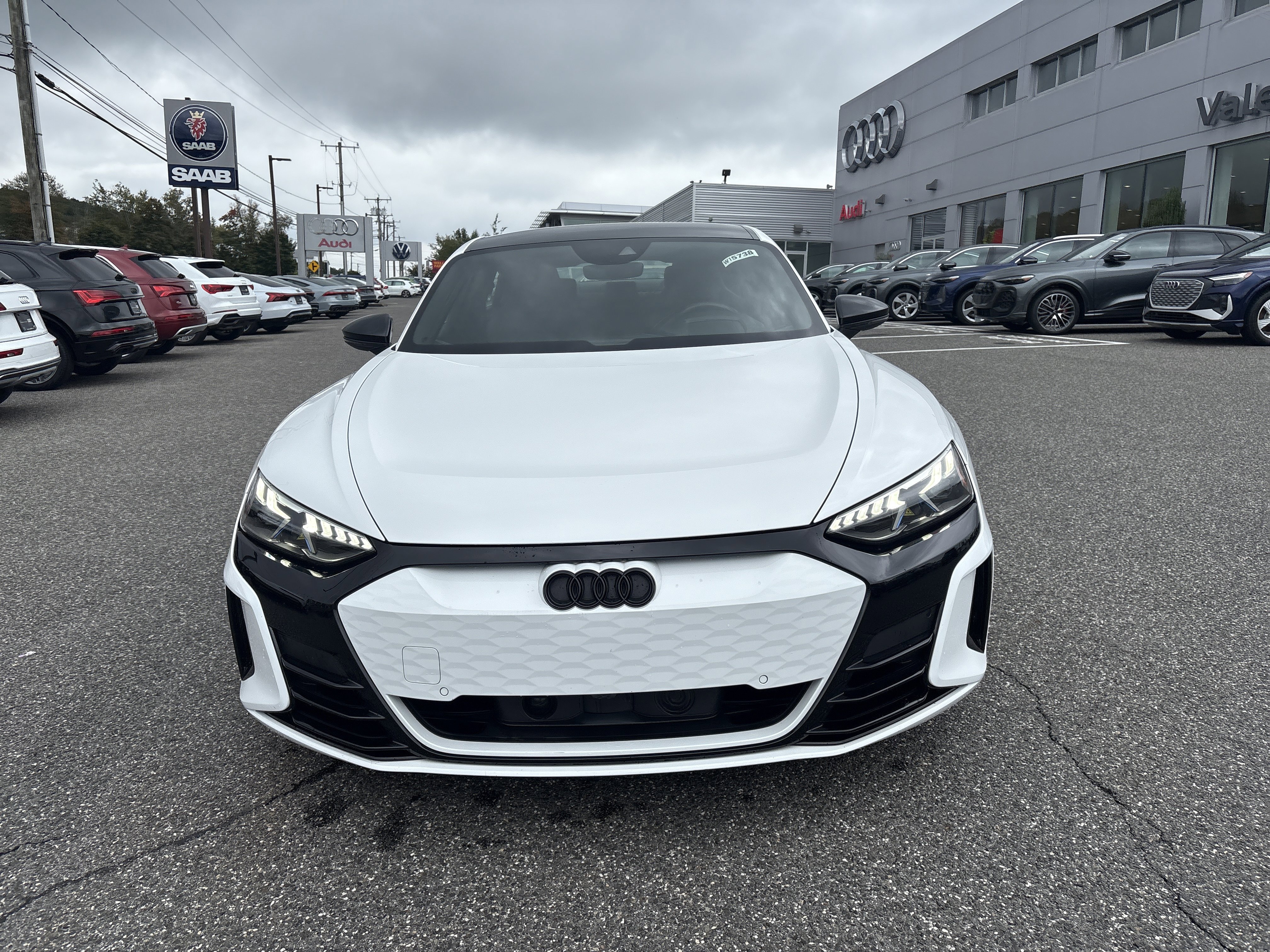 Certified 2023 Audi e-tron GT Premium Plus w/ Performance Package image 2