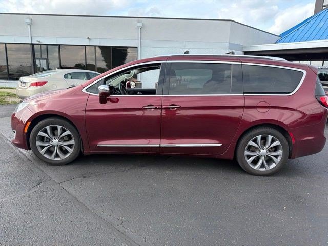 Used 2019 Chrysler Pacifica Limited w/ Tire & Wheel Group FWD image 24