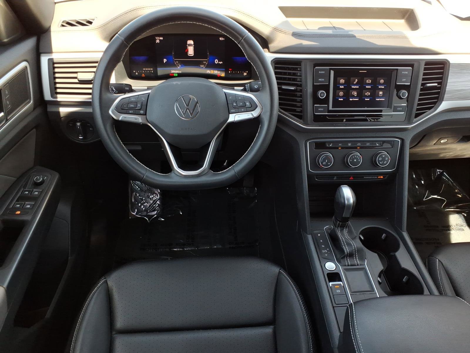 Certified 2023 Volkswagen Atlas Cross Sport SE FWD image 24