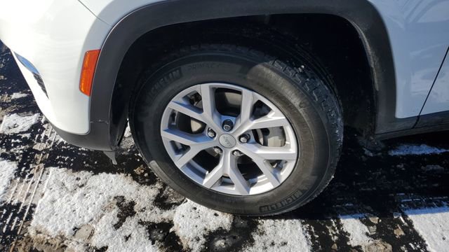 Certified 2022 Jeep Grand Cherokee Limited image 4