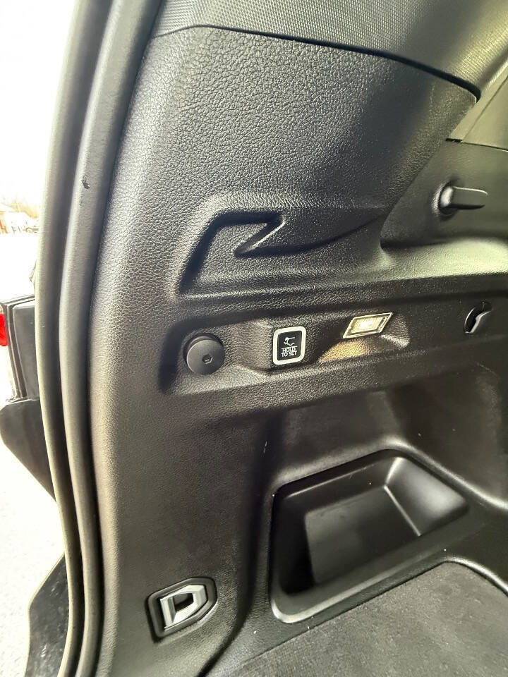 Used 2022 Jeep Grand Cherokee L Laredo image 25