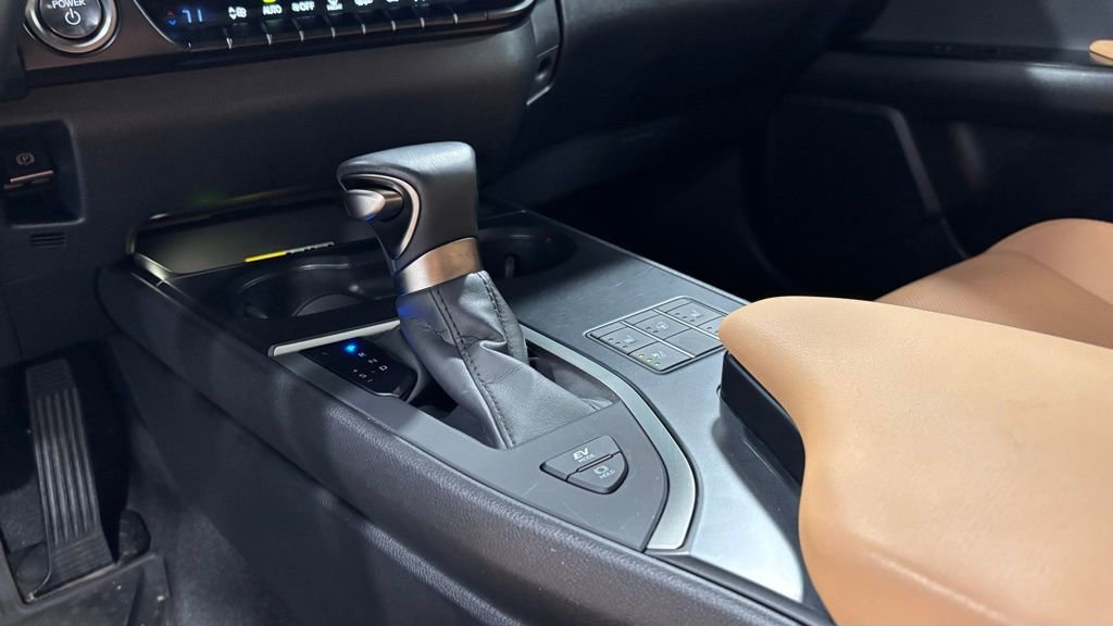 Used 2023 Lexus UX 250h AWD w/ Accessory Package (Z2) image 15