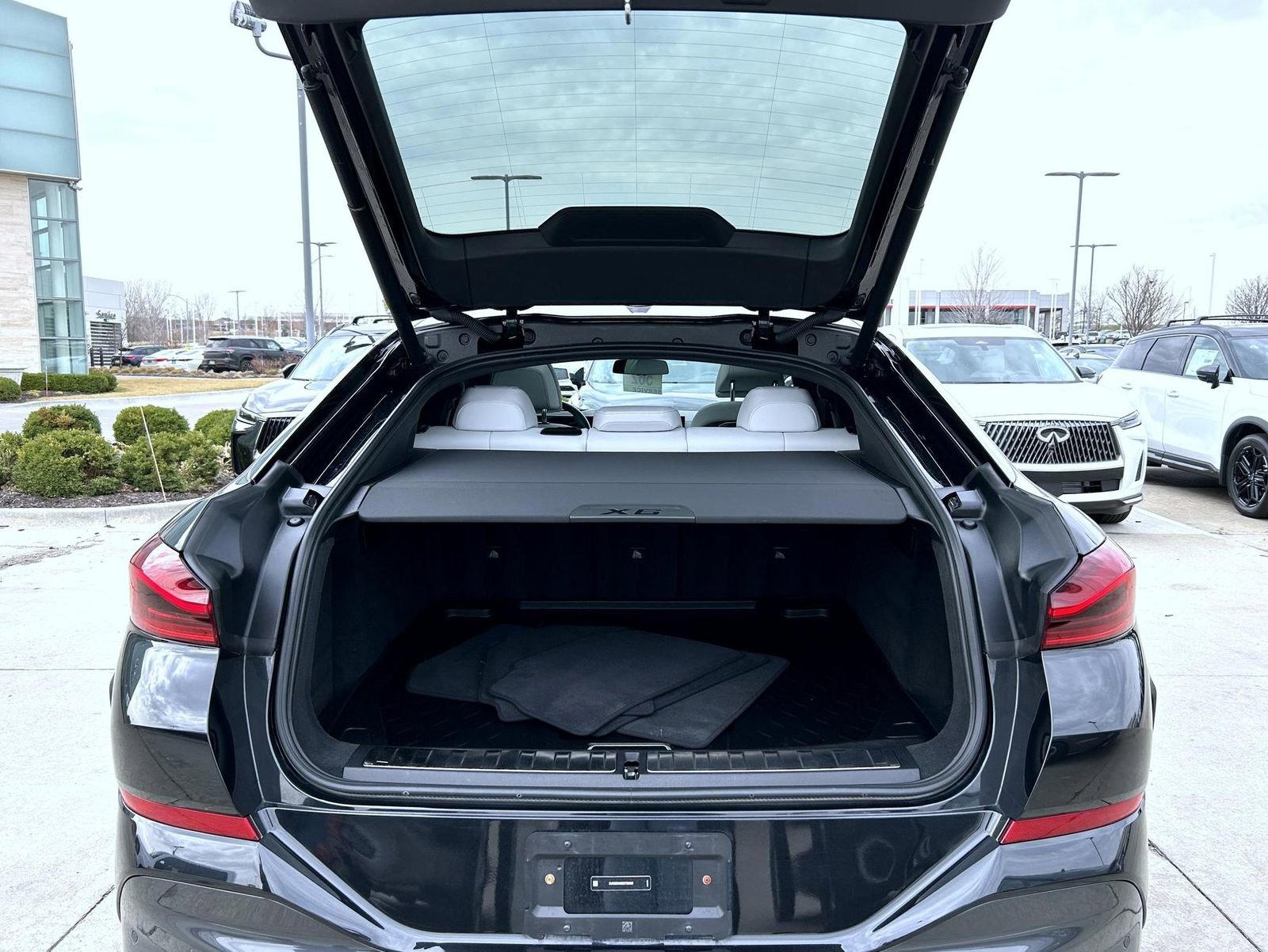 Used 2024 BMW X6 xDrive40i w/ Premium Package image 21