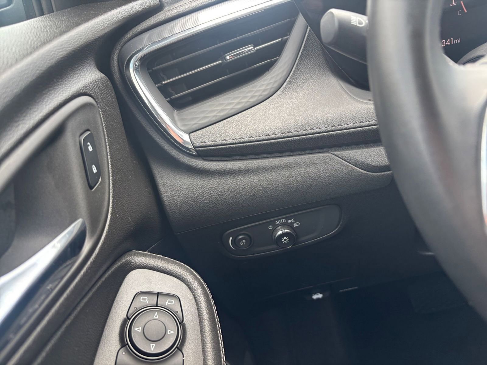 Used 2025 Buick Encore GX Preferred image 33