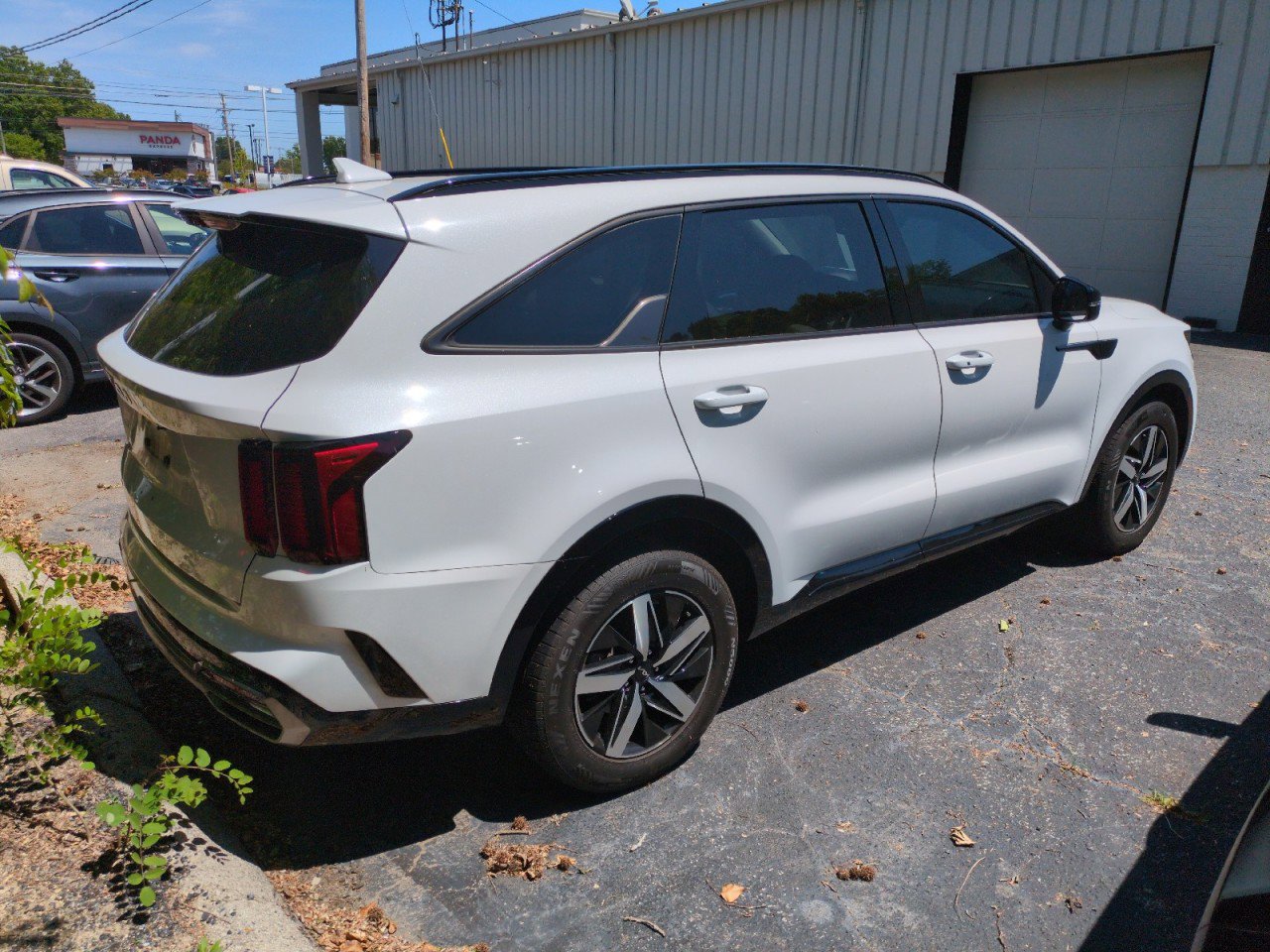 Used 2023 Kia Sorento S w/ Panoramic Sunroof Package FWD image 4