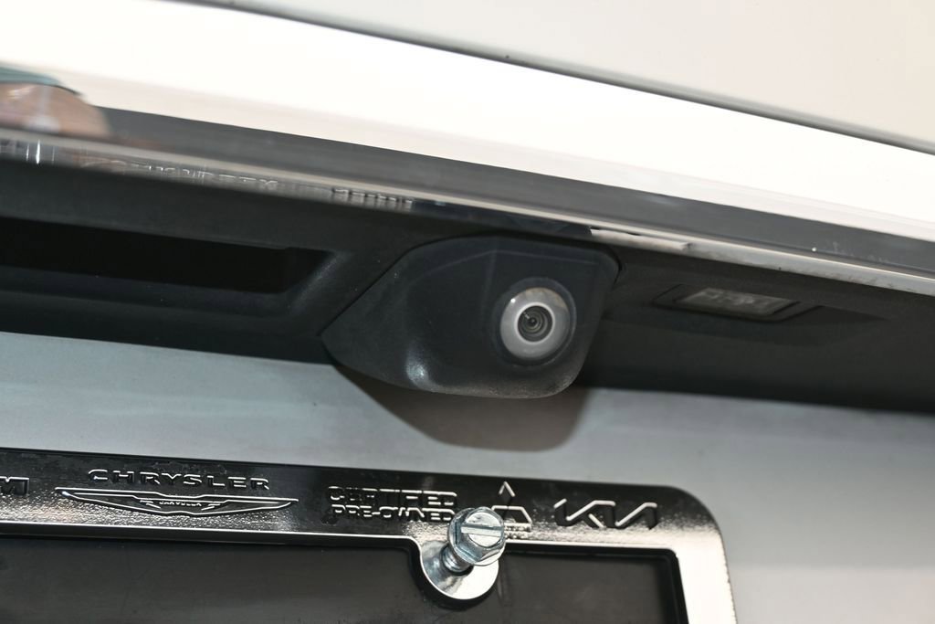 Used 2020 BMW X7 xDrive40i w/ Premium Package AWD/4WD image 39