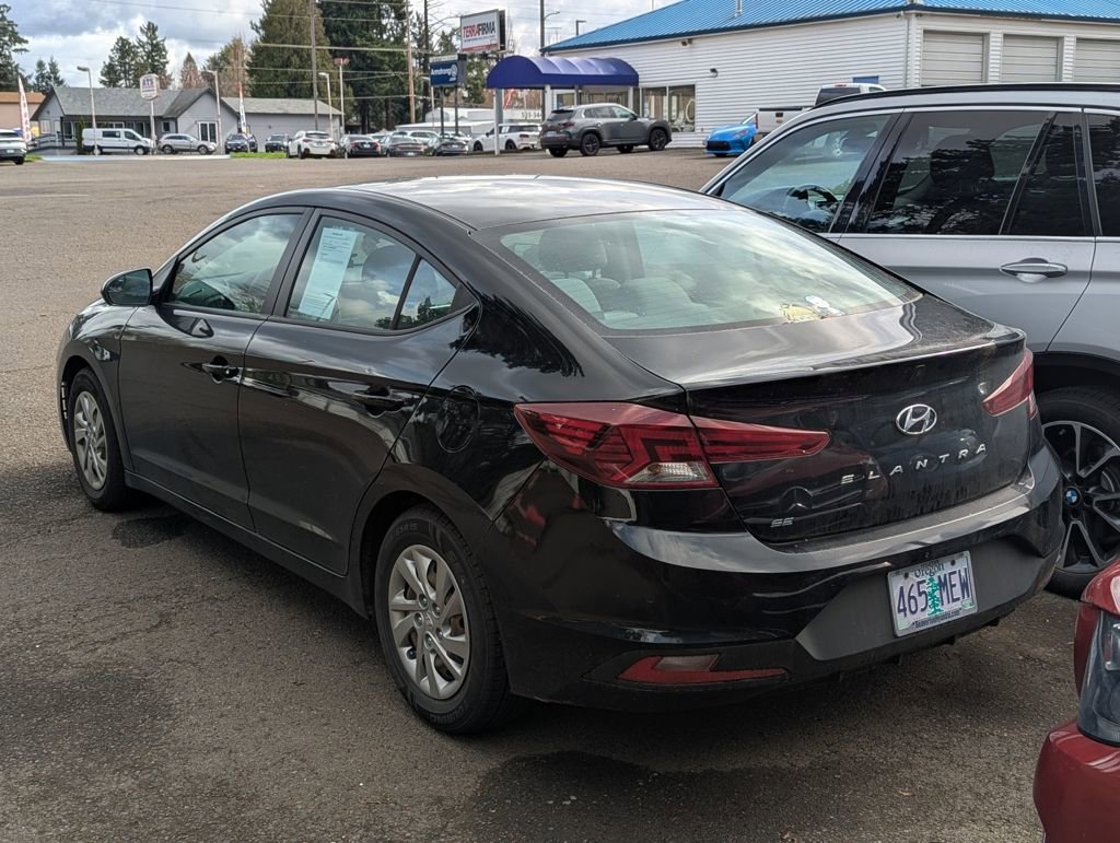 Used 2020 Hyundai Elantra SE FWD image 3